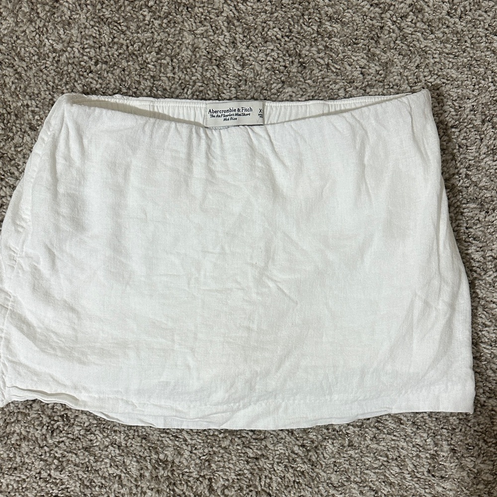 Abercrombie & Fitch white Mini Skort